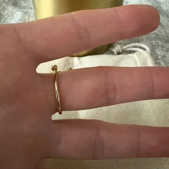 Elegant Gold and Silver Women's Ring - Picture 4 of 4